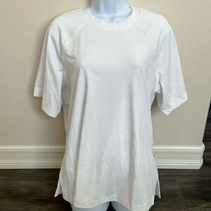 Lululemon athletica back vent t-shirt; new with tags